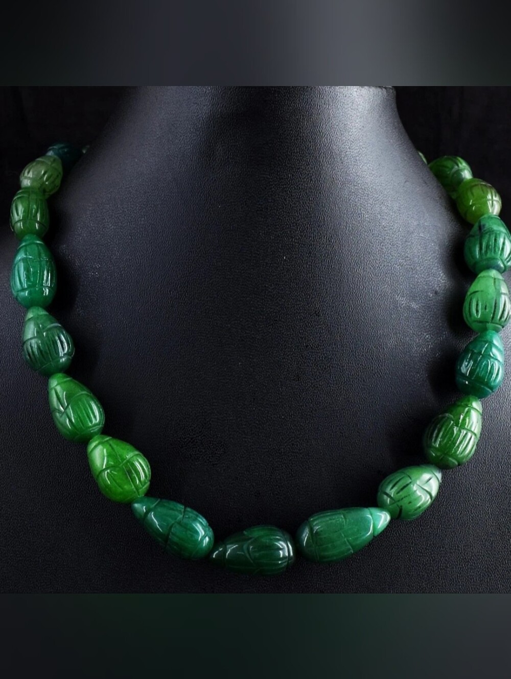 Carved Emerald Beaded Necklace - Elegant Women's Jewelry